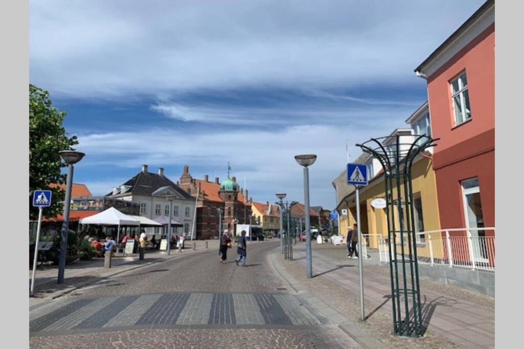 Lejlighed Pa Torvet I Stege Exterior foto