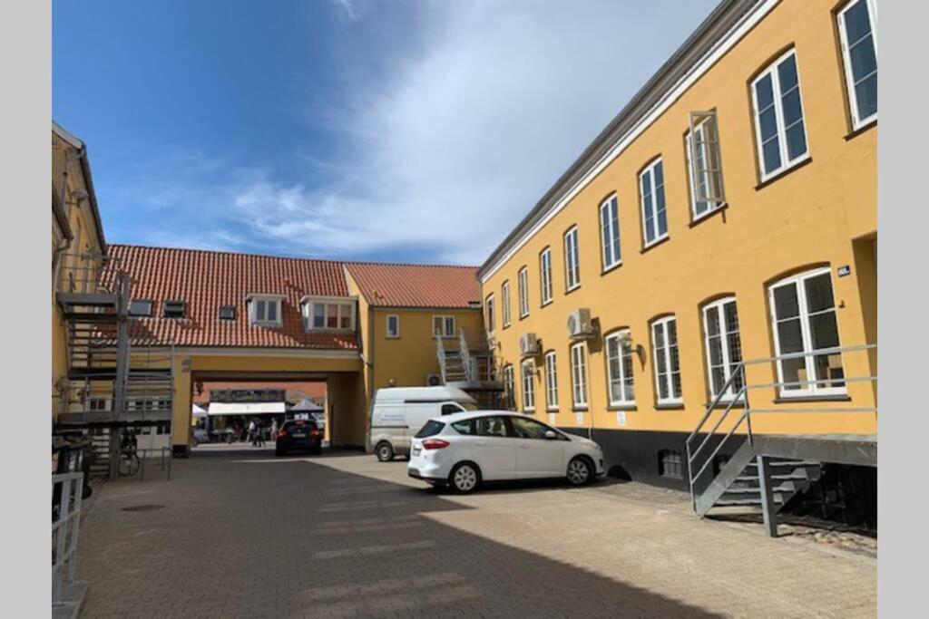 Lejlighed Pa Torvet I Stege Exterior foto